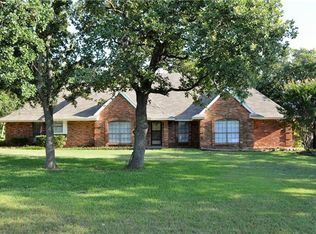 229 Moore Rd, Burleson, TX 76028