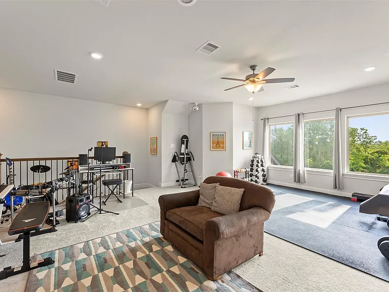 1939 Shallow Canyon Ln — Photo 27