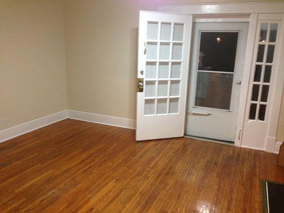 3rd image of 2800 Belmont Boulevard Aprtment #1