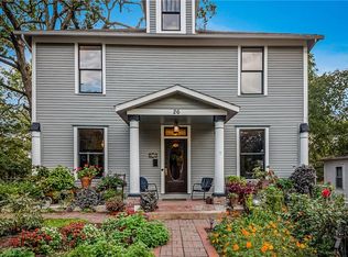 26 Ridgeway Ave, Eureka Springs, AR 72632