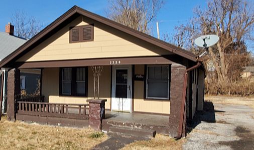 1st image of 2220 Lathrop Ave
