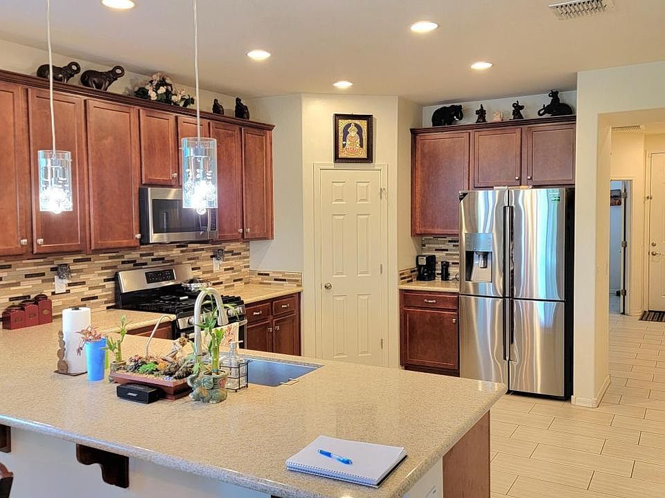 1st image of 10161 W Los Gatos Dr