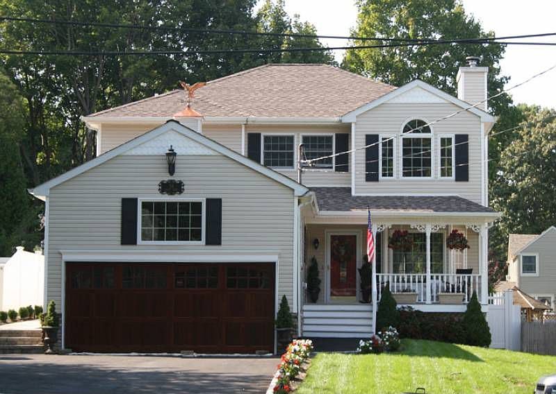 1st image of 14 Spruce Dr