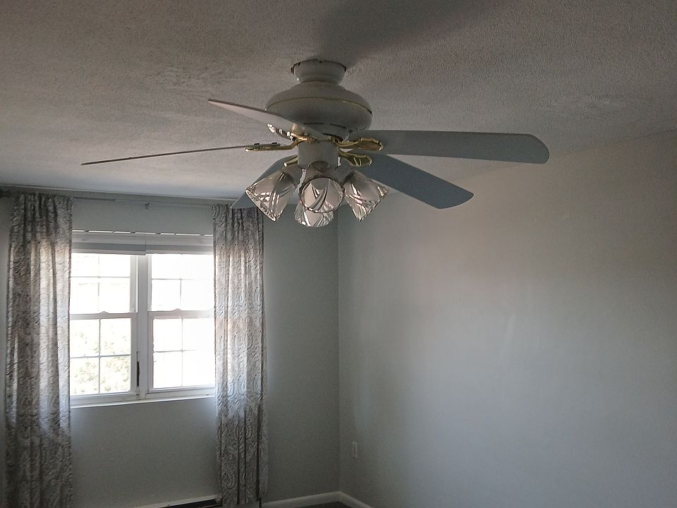 2nd image of 20 Low St #1