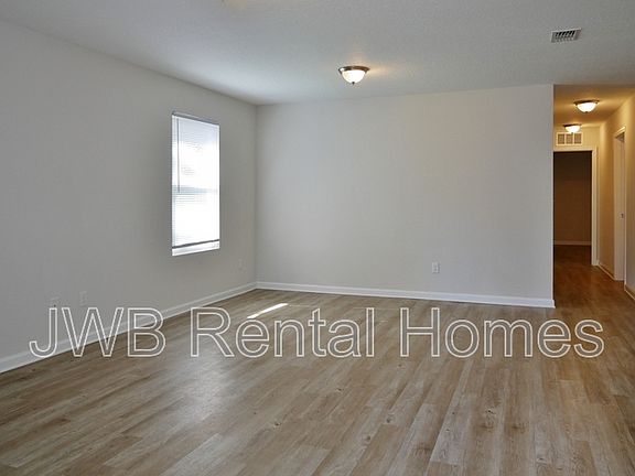 5th image of 426 Sunshine St