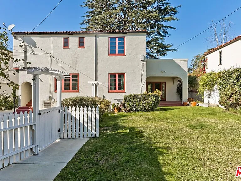 1304 San Vicente Blvd — Photo 25