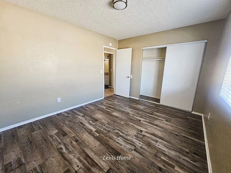 12959 Navajo Rd #B — Photo 6