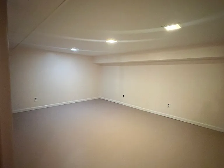 324 E Cedar St — Photo 14