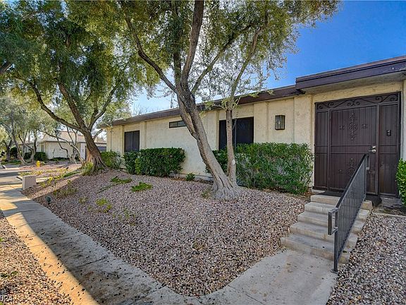 2nd image of 2468 El Paseo Cir