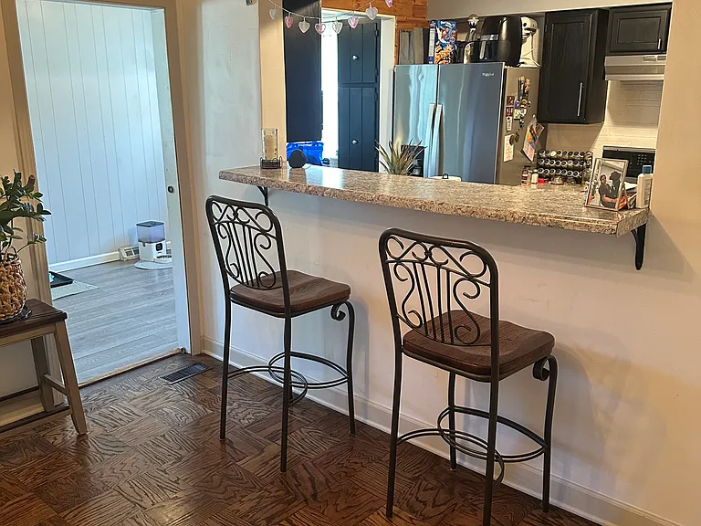 1817 Ivy Ln — Photo 5