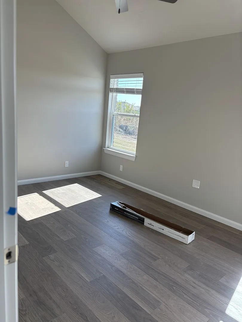 Nearly New Duplex! — Photo 3
