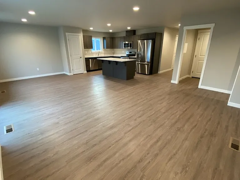 1109 S Newberry Ln — Photo 8