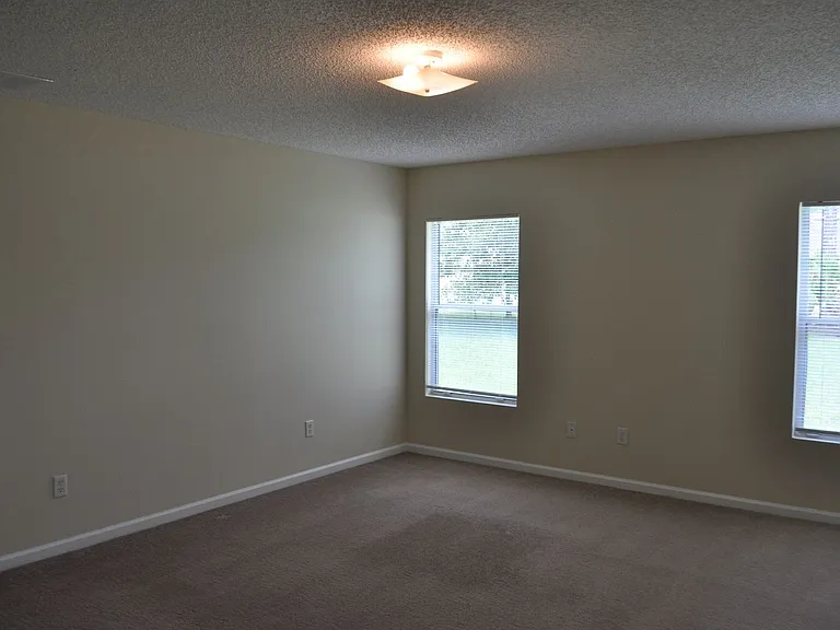 89 Berkshire Ln — Photo 19
