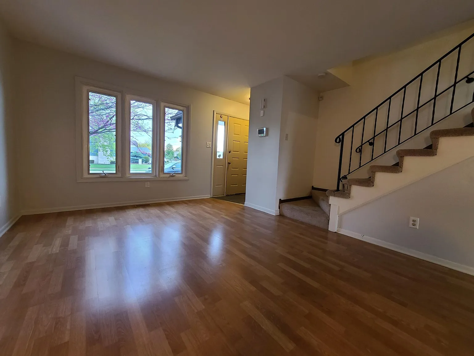 707 Wellington Dr — Photo 3