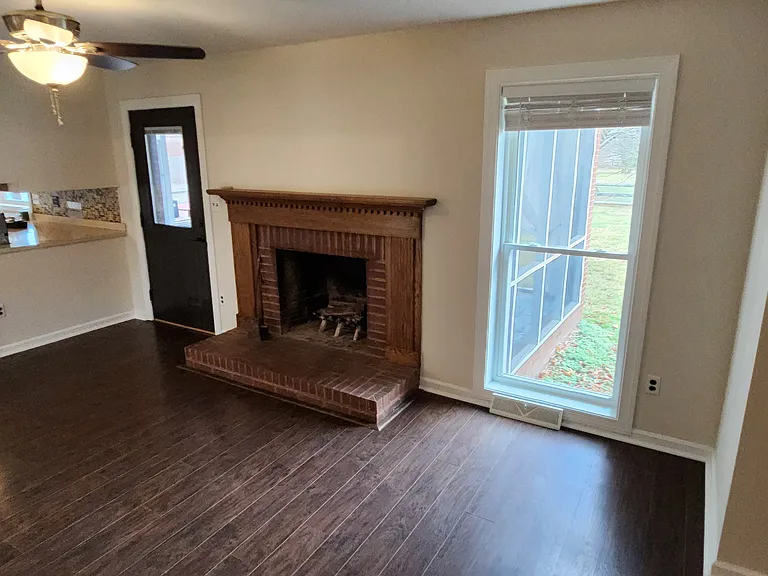 408 Commodore Dr #A — Photo 9