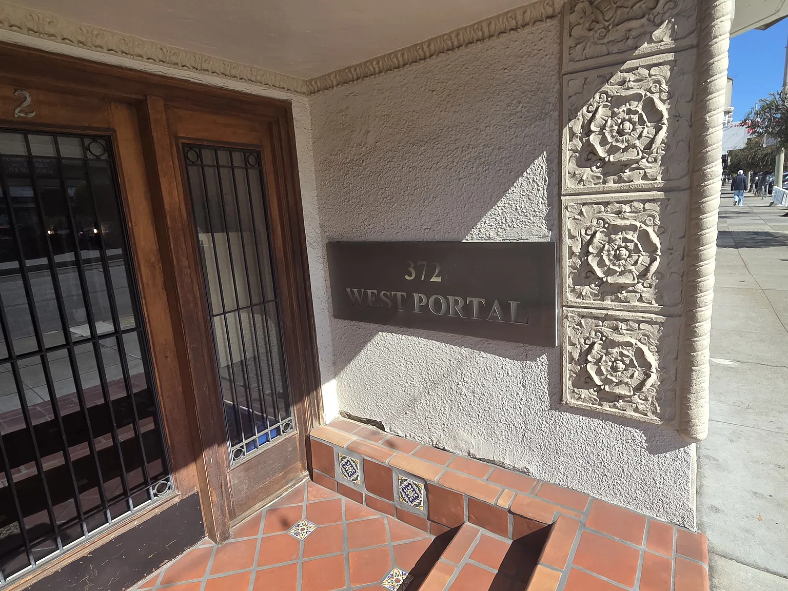 Studio, 450 sqft, $2,500 — Photo 2
