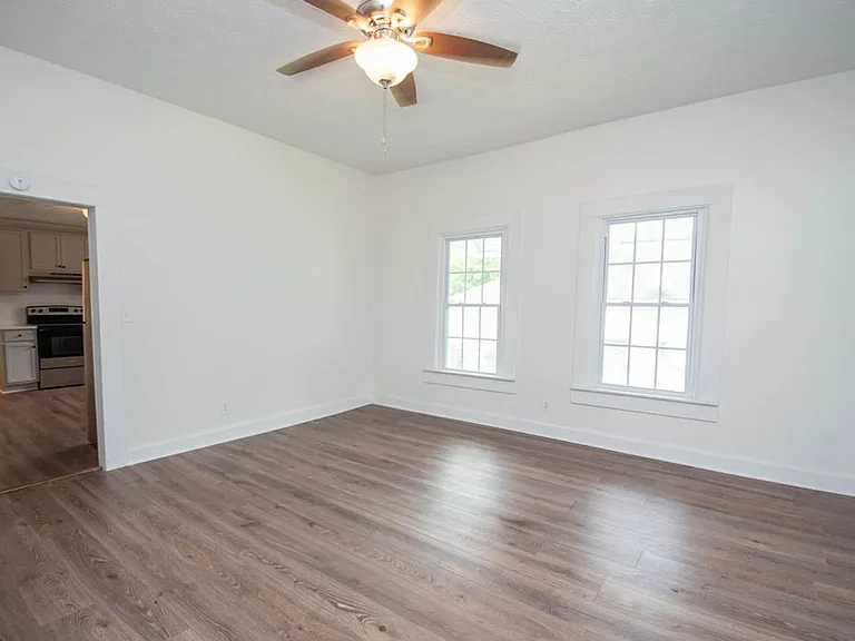 903 Georgia Ave — Photo 4