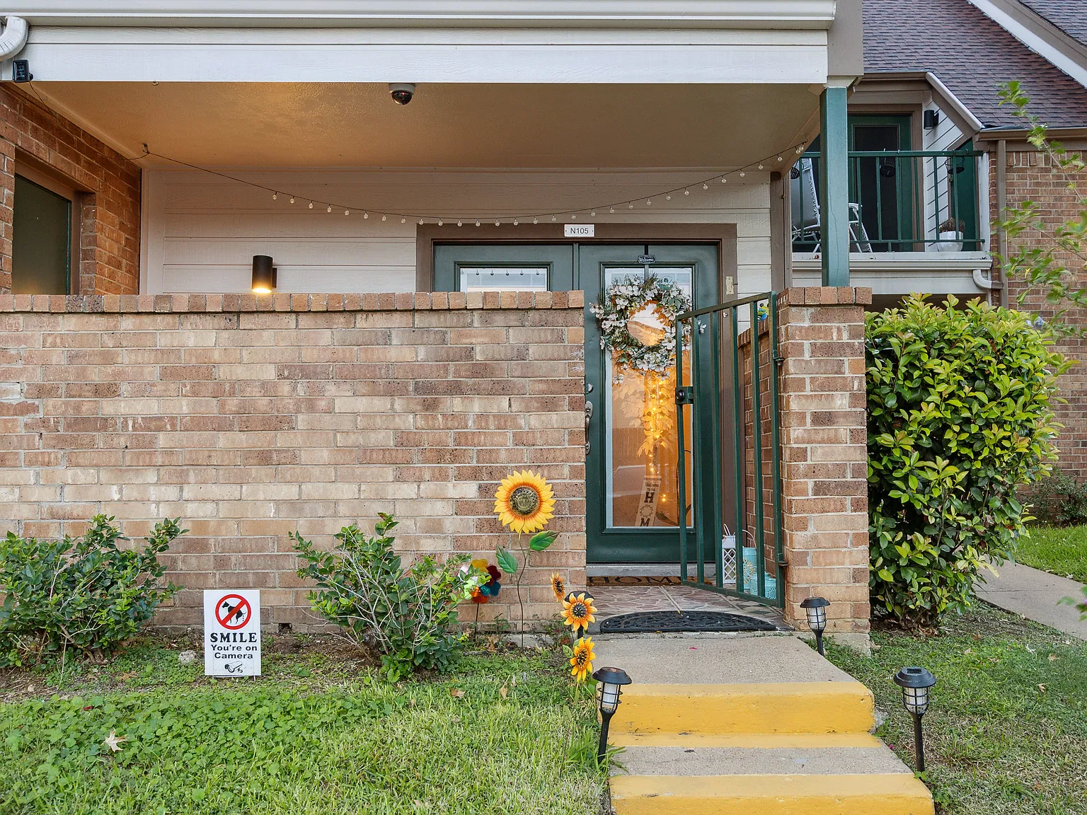 2 bed, 808 sqft, $1,400 — Photo 1