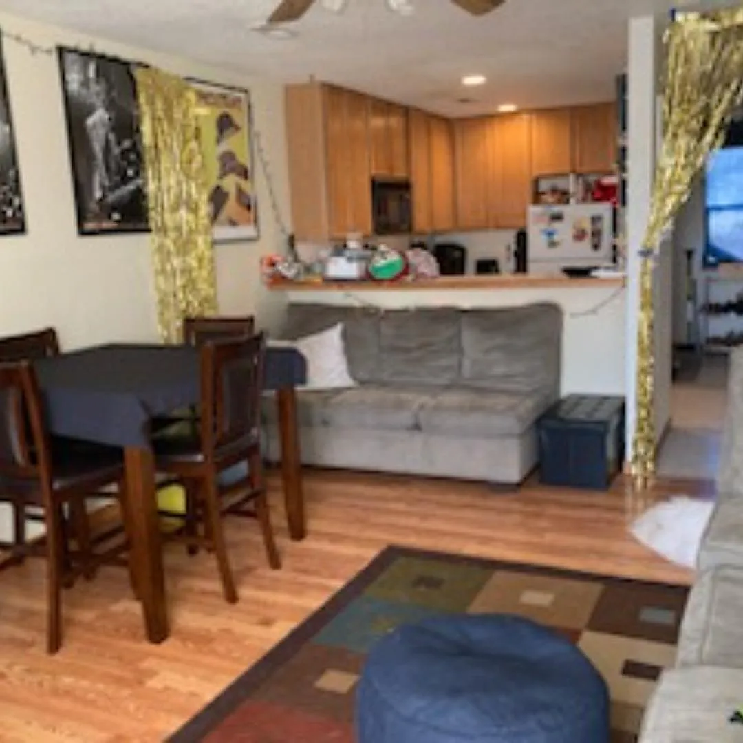 2 bed, 896 sqft, $1,550 — Photo 1