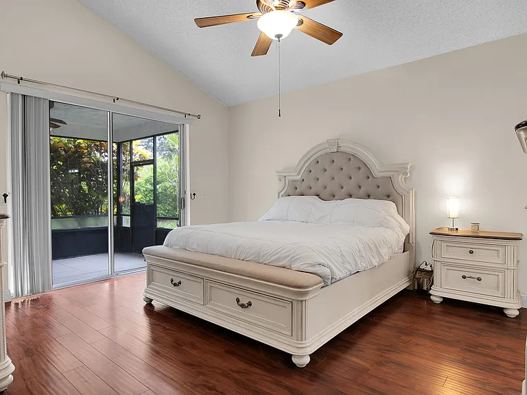 7705 Forest Green Ln — Photo 14