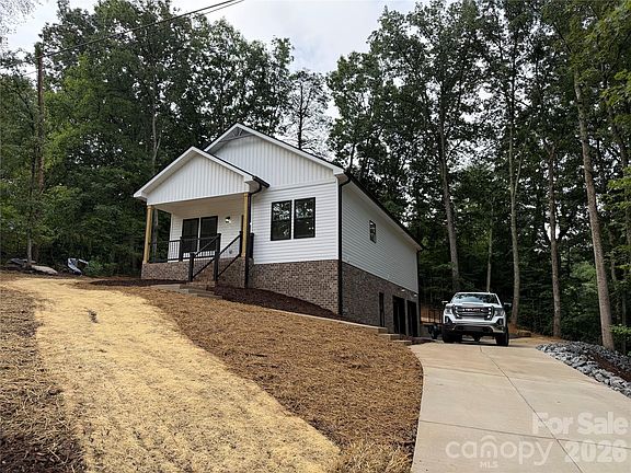2nd image of 1135 Pinebrook Ave SE