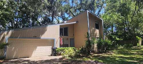 1120 SW 19th Pl Photo 1