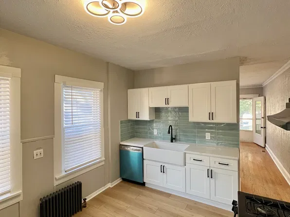 1272 Fry Ave, Lakewood, OH 44107