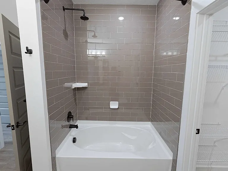 The Parian Luxury Apartments — Photo 39