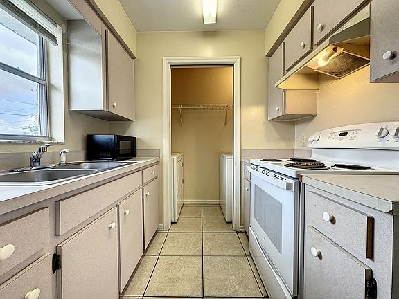 2nd image of 606 Claude Homes Sr Ave