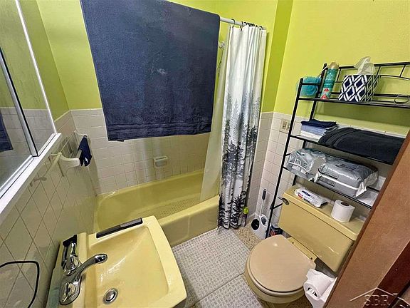 3rd image of 323 W Belle Ave #M-52