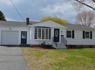 141 Brookwood Rd, Warwick, RI 02889