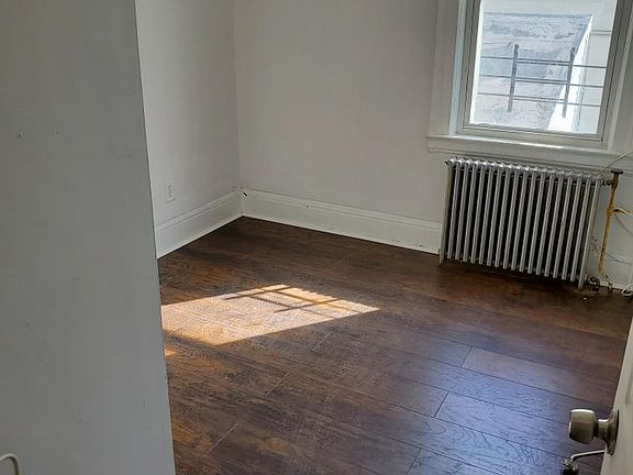 2nd image of 211 Lexington Ave #1FF
