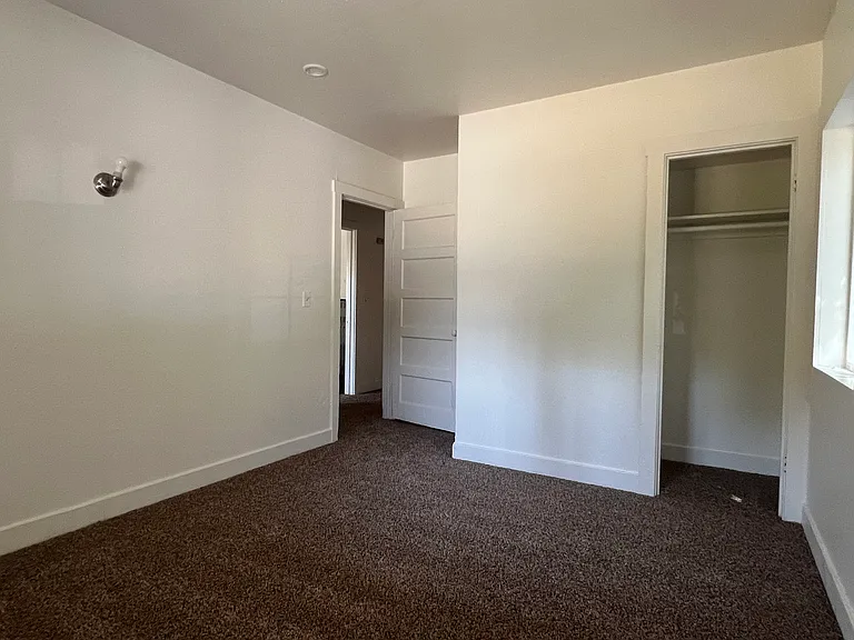 2024 Willow Ave — Photo 6