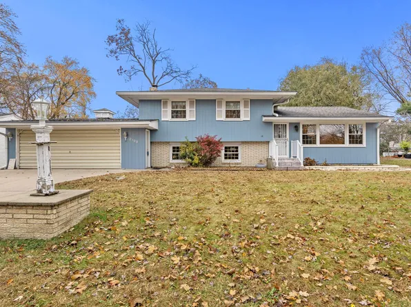 2199 Roth Pl, White Bear Lake, MN 55110