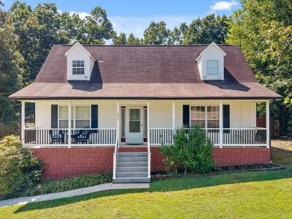 1957 Hardwood Ln, Soddy Daisy, TN 37379