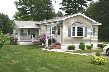 Photo of Mobile Home - Spring
