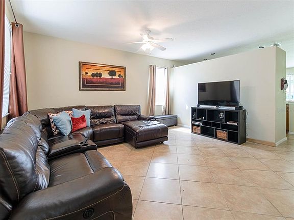 5th image of 10904 Newbridge Dr