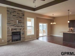 8530 S 104th St, La Vista, NE 68128