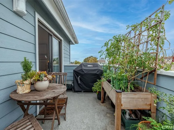 16960 Algonquin St APT 2-304, Huntington Beach, CA 92649