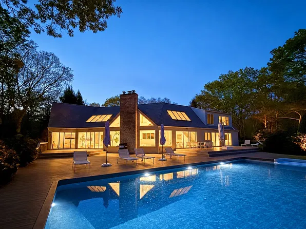 https://photos.zillowstatic.com/fp/493e081dca0c9a3faca34e6a578d0f38-p_e.webp