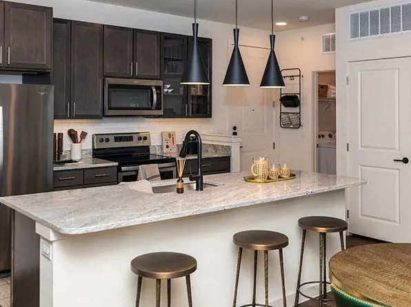 Lakeline Crossing Apartments