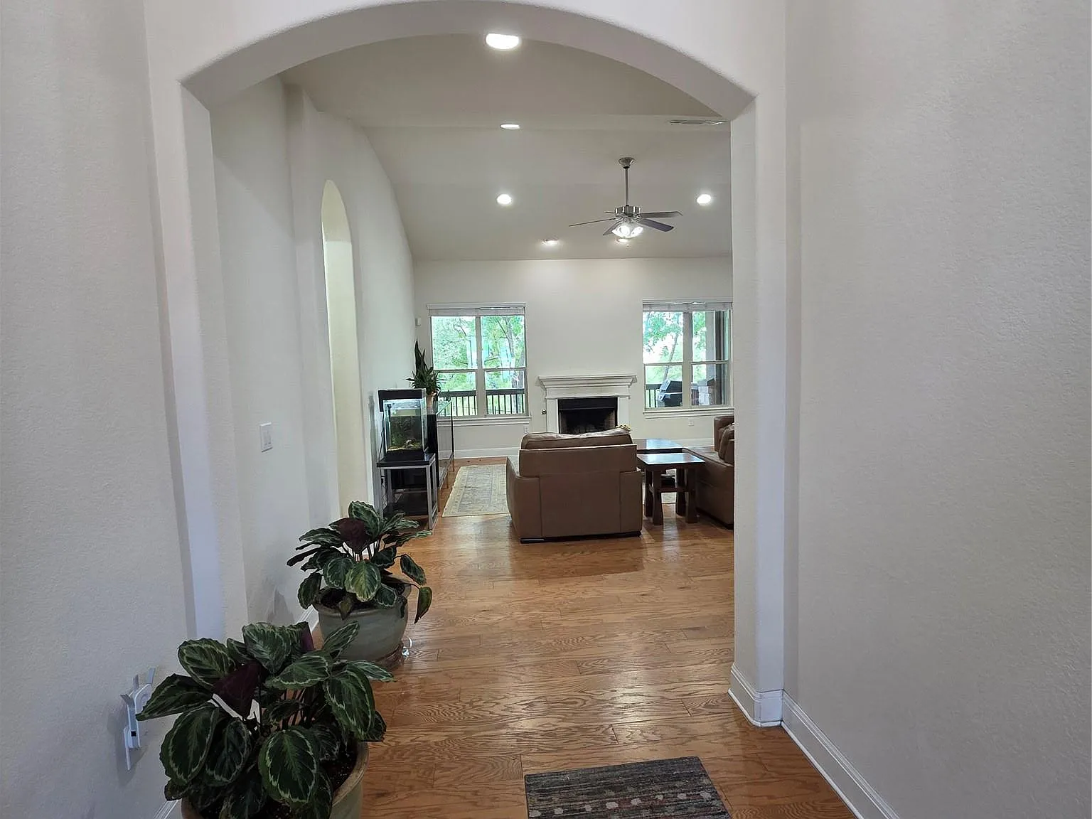 5 bed, 3.5 bath, 3195 sqft, $3,600 — Photo 2