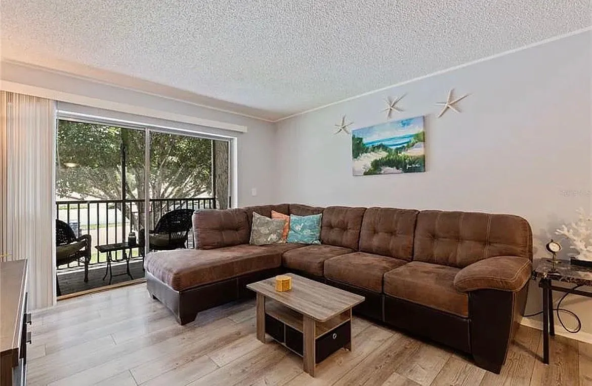 2 bed, 2.0 bath, 876 sqft, $1,800 — Photo 4