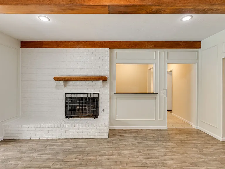 425 Provincetown Ln — Photo 8