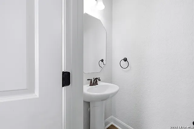 10310 Lynwood Br #102 — Photo 14