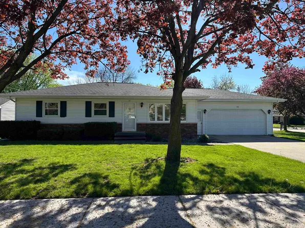 133 Homewood Ct, Little Chute, WI 54140
