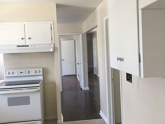 3rd image of 2904 N Madison St
