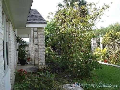 1st image of 3800 Holly Glen Dr