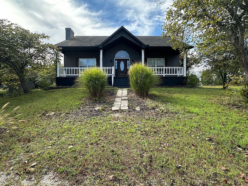 1st image of 105 Pennycuick Dr
