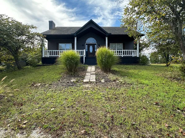 105 Pennycuick Dr, Mountain View, MO 65548